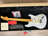 Fender Eric Johnson Stratocaster, Maple Fingerboard, White Blonde