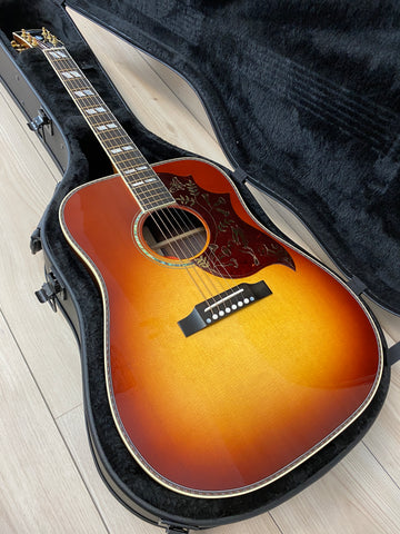 Gibson Custom Shop Hummingbird Deluxe Acoustic Electric Guitar